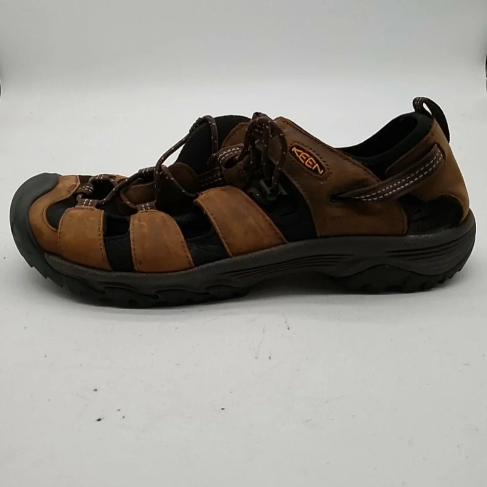 Keen men warm cushioned